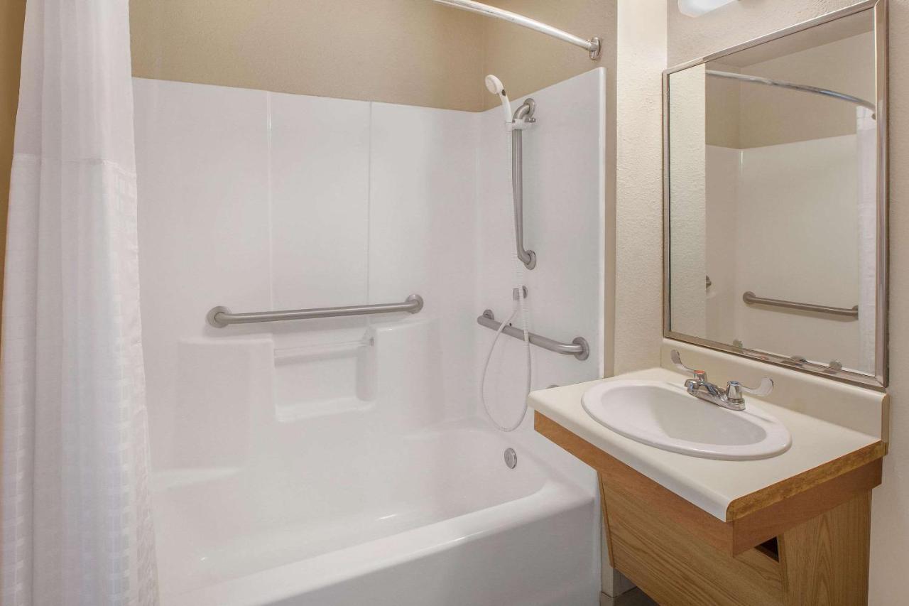 Woodspring Suites Waco Near University Eksteriør bilde